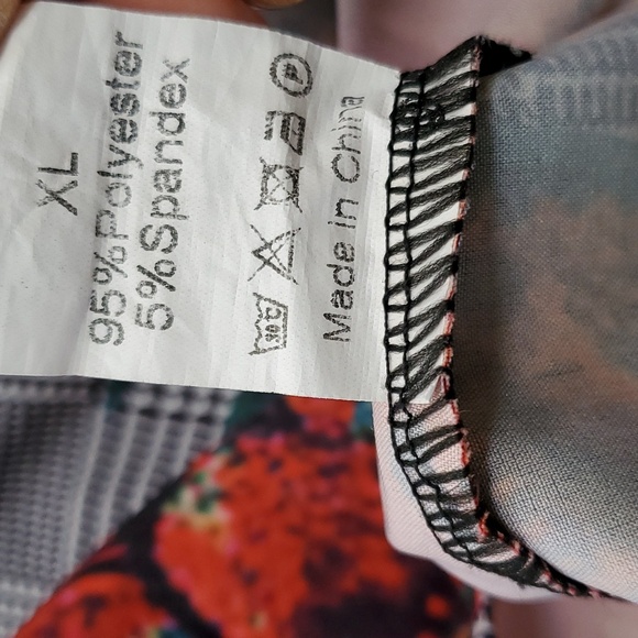 Blouse elastic neck. - Picture 6 of 6